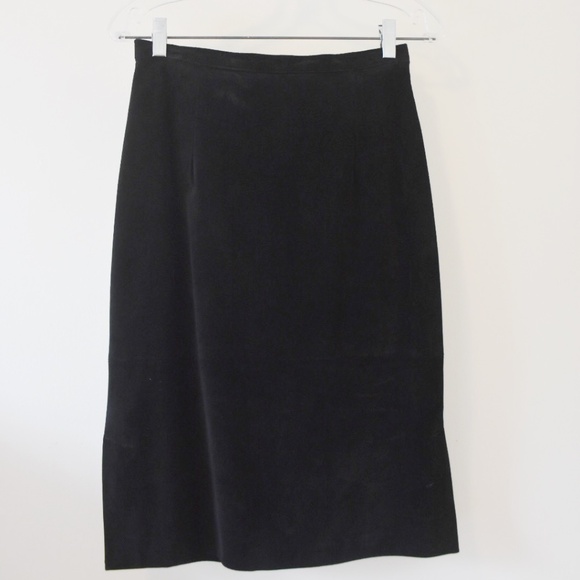 Genuine Danier black suede skirt - US size 6 (4) - Picture 1 of 4